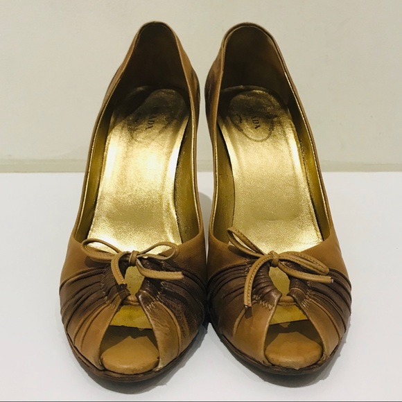 Prada - Picture 2 of 8